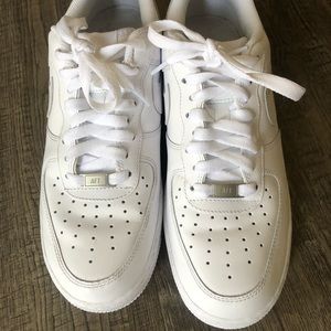 Women’s White Nike Air Force 1 shoe size 10